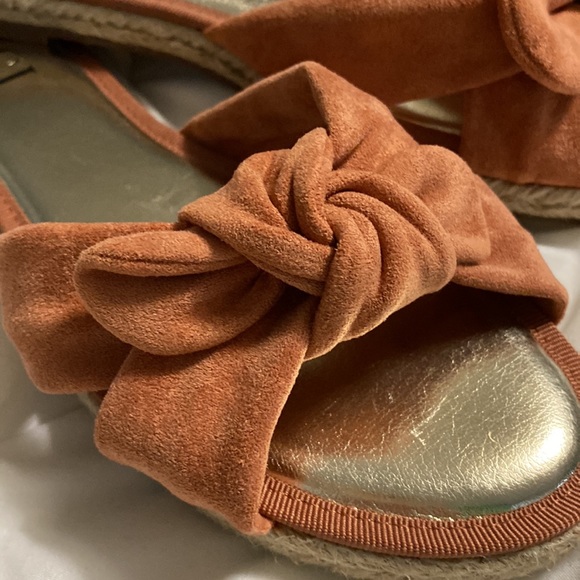 New! Trinidad knotted VICI slide sandals - Picture 3 of 6